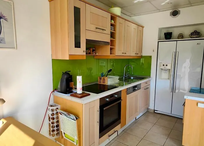 Spacious With Pool Apartman Saint-Raphaël