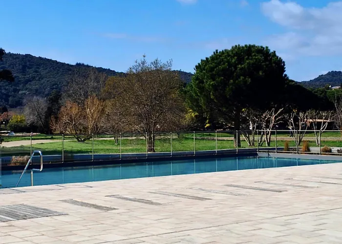 Spacious With Pool *