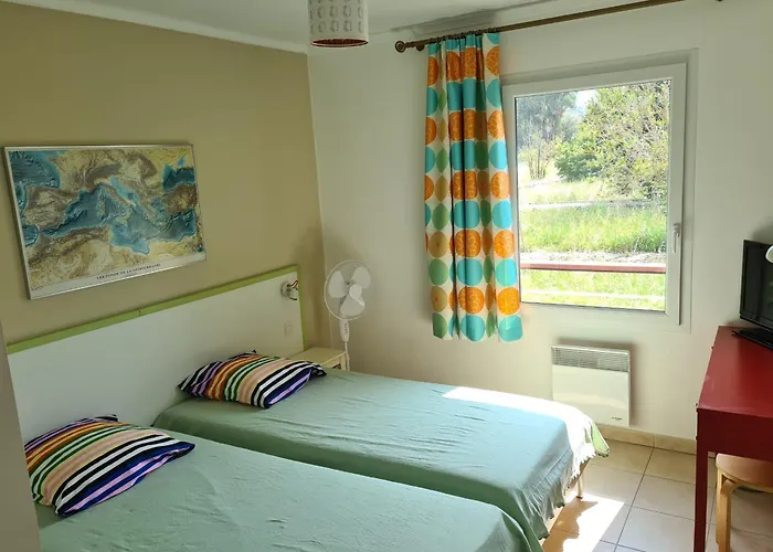 Spacious With Pool *